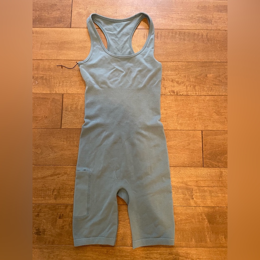 New, Smartwool Soft, Gray, stretchy jumper. Smartwool Active Base Layer